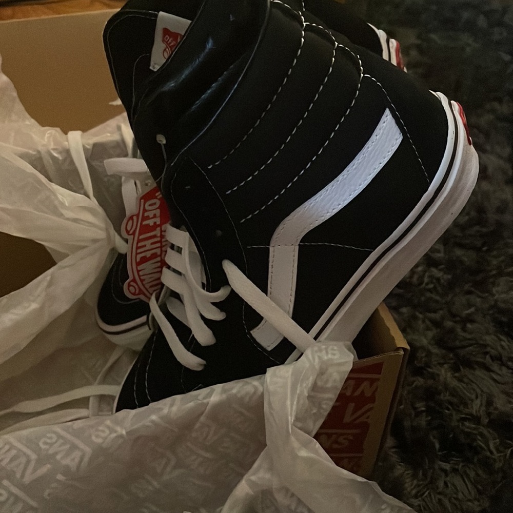 vans - Picture 2 of 8